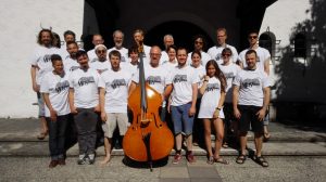 This image shows the participants from the 2016 Double bass camp in Mittenwald, Germany